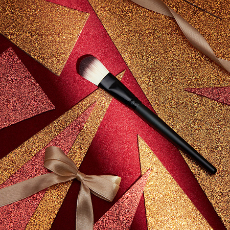 ЮНИLOOK Кисть для нанесения тональной основы/масок, дерево, синтетич.нейлон, 17,5см, черный, 26905-5