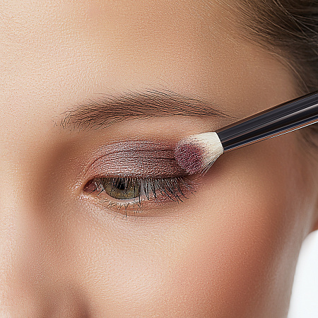 ЮНИLOOK Кисть для нанесения и растушевки теней, натуральный ворс, дерево, металл 15,7см