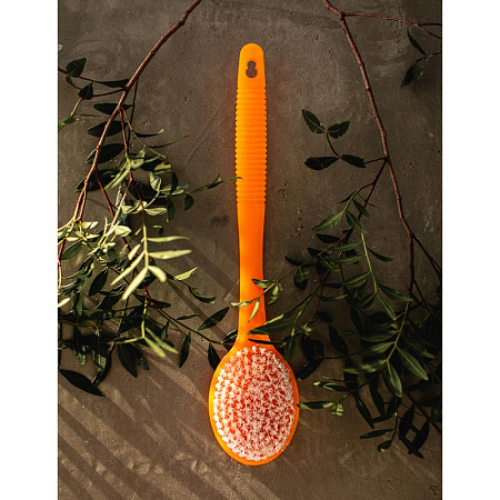 ЮL Щетка для тела с искусств. щетиной на пластиковой ручке, 34см, 3 цвета