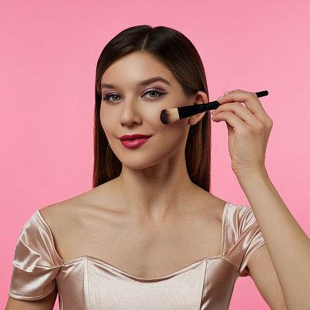 ЮНИLOOK Кисть для нанесения тональной основы/масок, дерево, синтетич.нейлон, 17,5см, черный, 26905-5