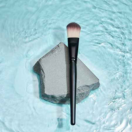 ЮНИLOOK Кисть для нанесения тональной основы/масок, дерево, синтетич.нейлон, 17,5см, черный, 26905-5